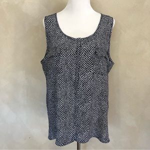 Chico’s sleeveless top with chest pockets and collar